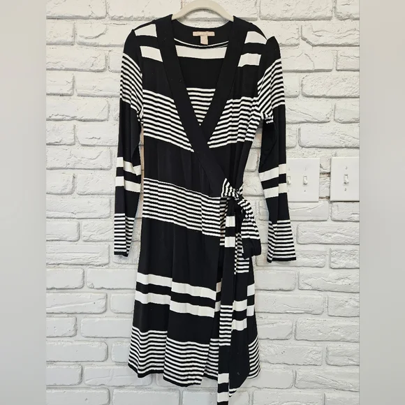 banana republic black and white wrap dress NWT Banana Republic Black & White Chain Stretch Wrap Dress PXS